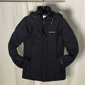 Columbia Omni-heat down parka with clever details to keep you or her warmmmm!